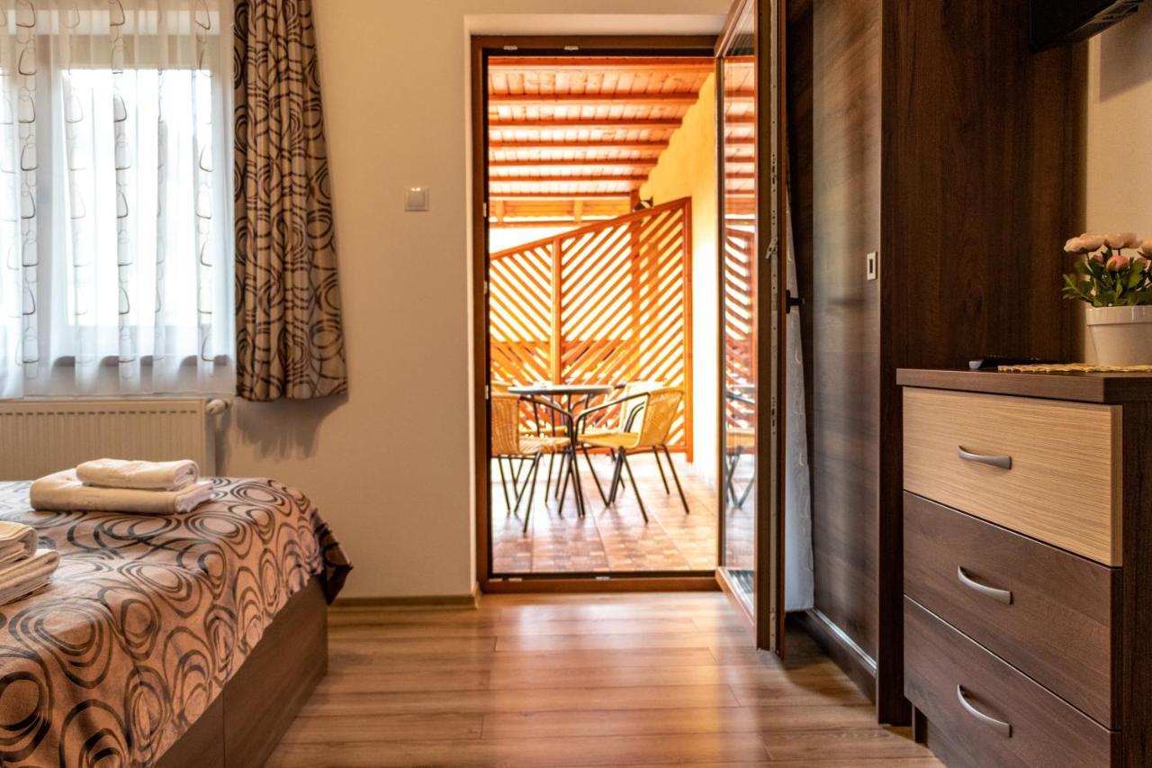 Casa Tofi Vendeghaz Aparthotel เปรอิด ภายนอก รูปภาพ