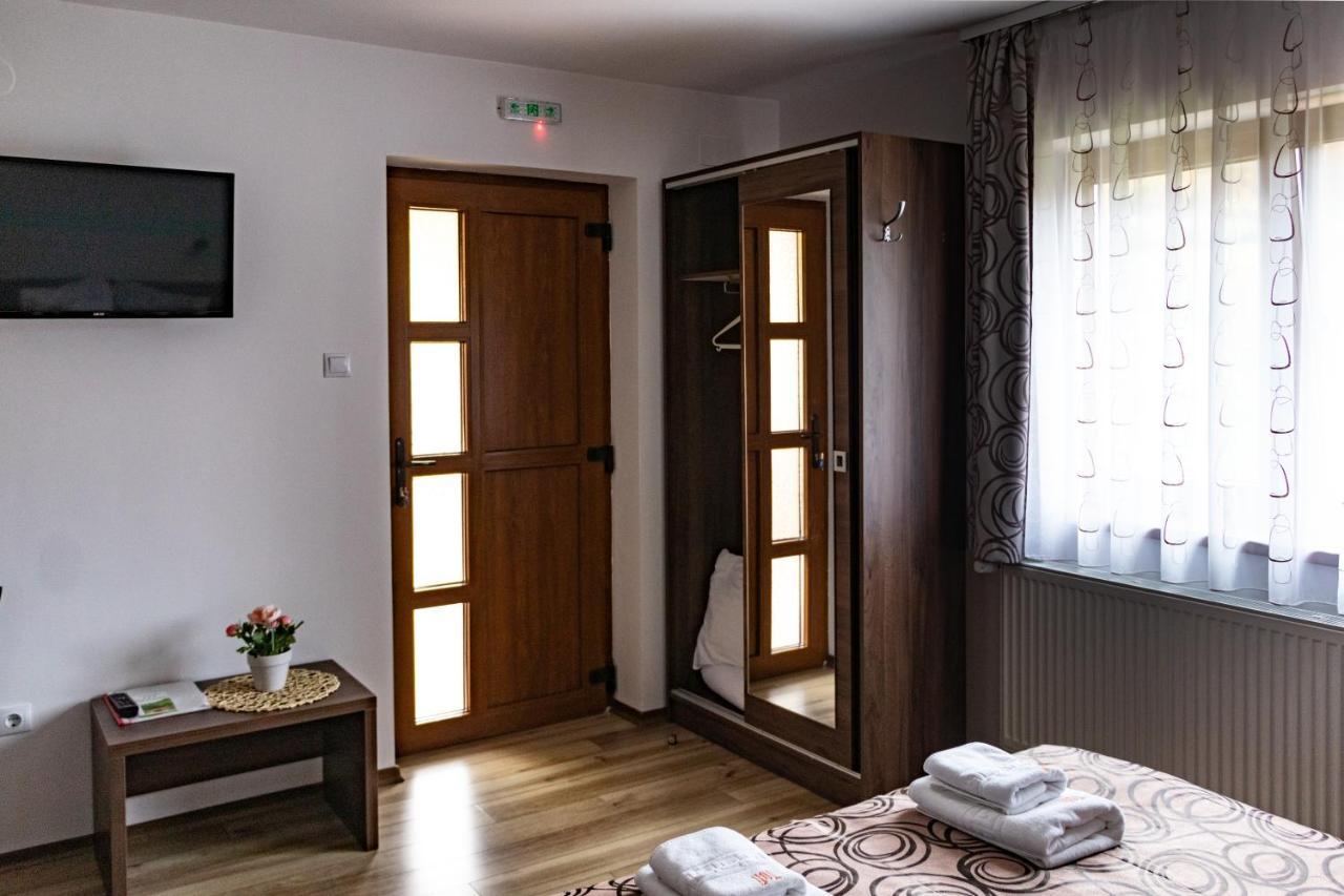 Casa Tofi Vendeghaz Aparthotel เปรอิด ภายนอก รูปภาพ