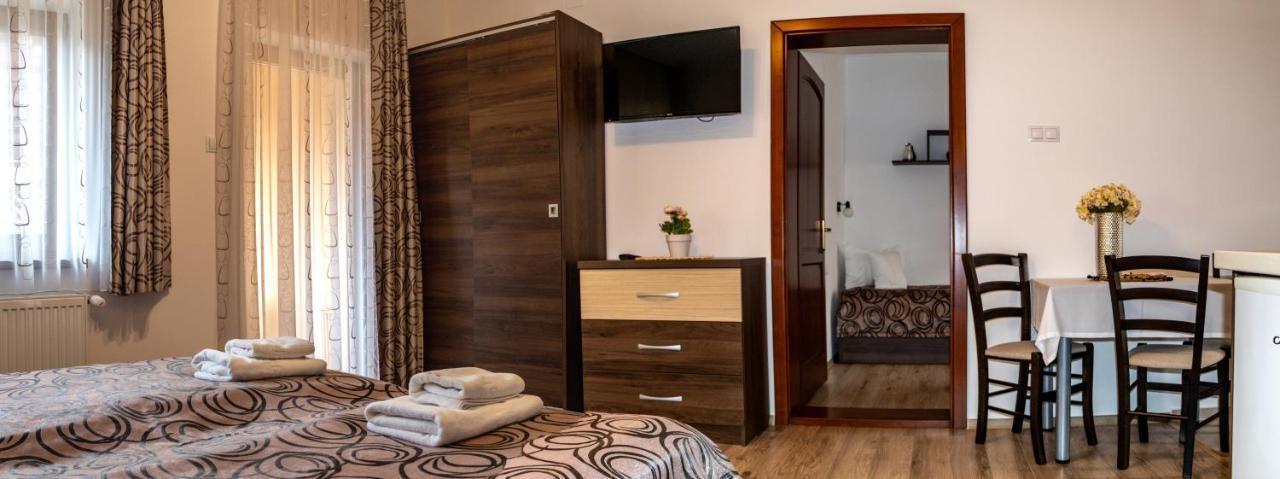 Casa Tofi Vendeghaz Aparthotel เปรอิด ภายนอก รูปภาพ
