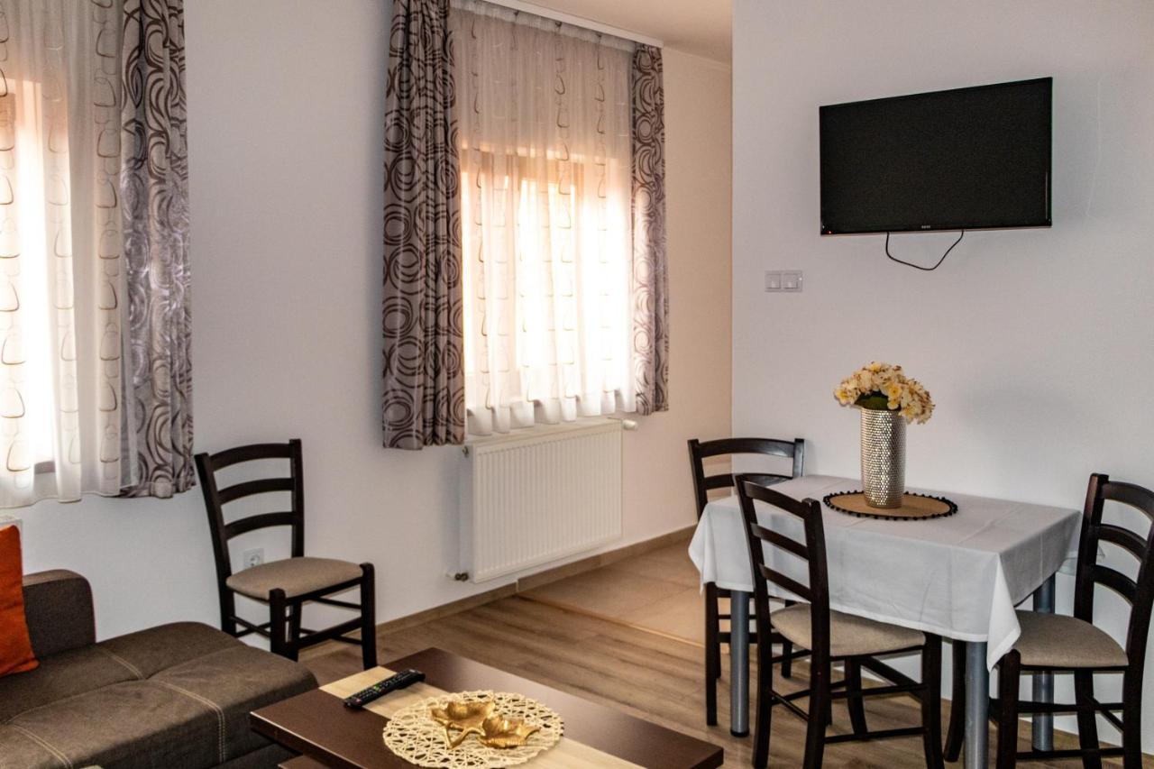 Casa Tofi Vendeghaz Aparthotel เปรอิด ภายนอก รูปภาพ
