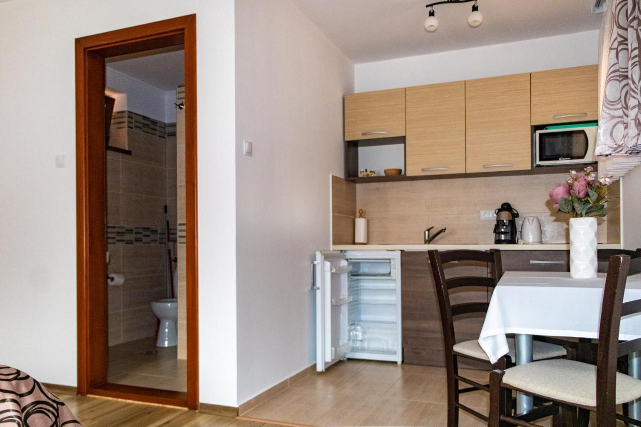 Casa Tofi Vendeghaz Aparthotel เปรอิด ภายนอก รูปภาพ