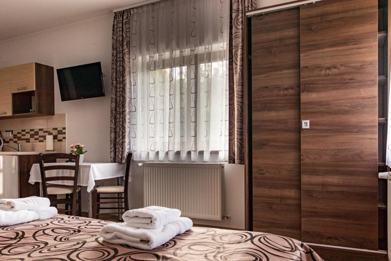 Casa Tofi Vendeghaz Aparthotel เปรอิด ภายนอก รูปภาพ