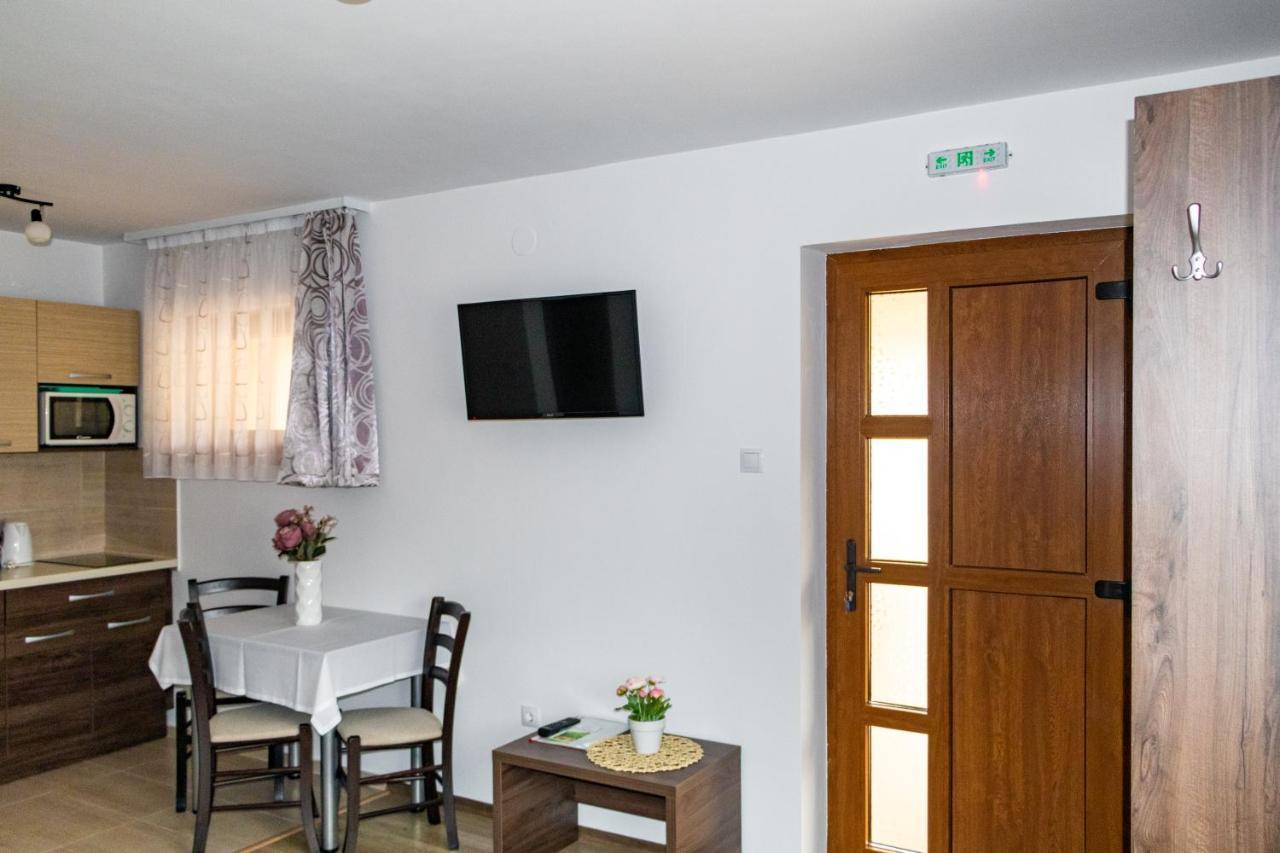 Casa Tofi Vendeghaz Aparthotel เปรอิด ภายนอก รูปภาพ