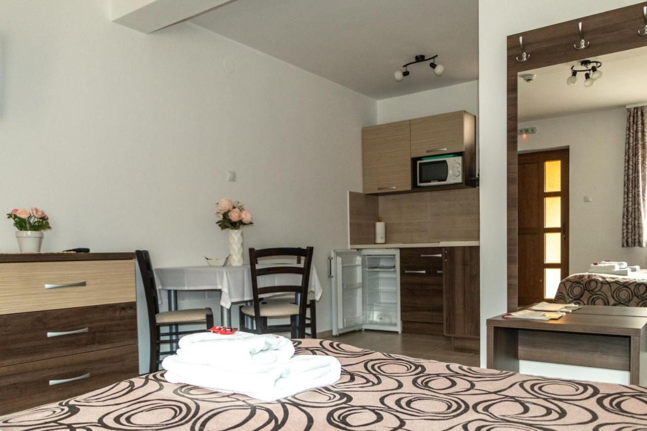 Casa Tofi Vendeghaz Aparthotel เปรอิด ภายนอก รูปภาพ