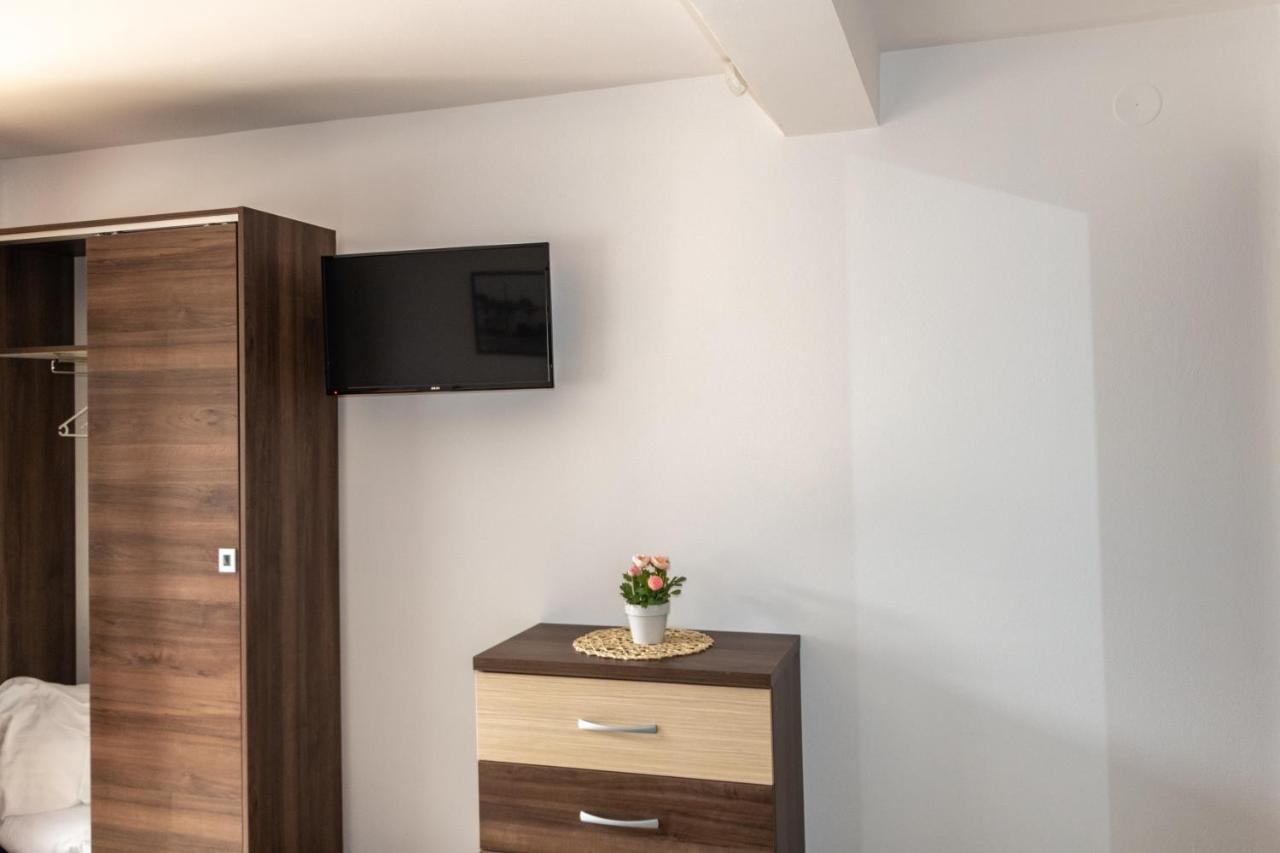 Casa Tofi Vendeghaz Aparthotel เปรอิด ภายนอก รูปภาพ