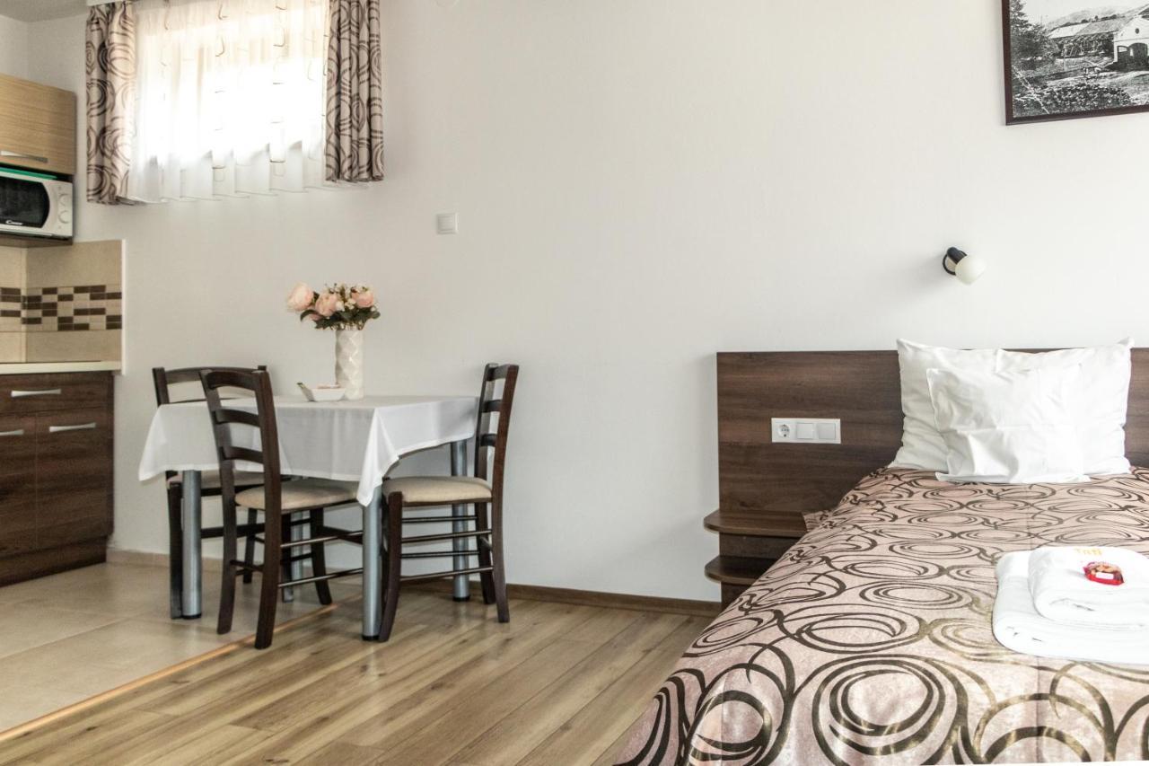 Casa Tofi Vendeghaz Aparthotel เปรอิด ภายนอก รูปภาพ