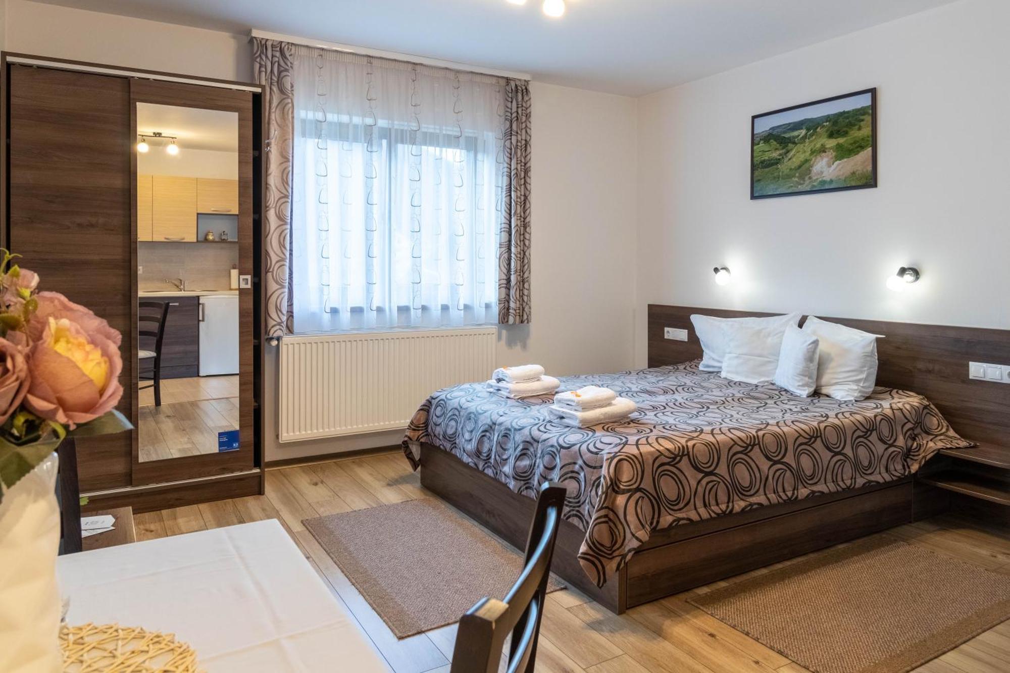 Casa Tofi Vendeghaz Aparthotel เปรอิด ภายนอก รูปภาพ