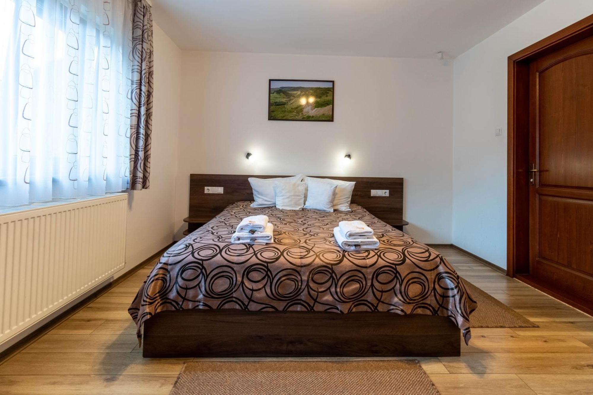 Casa Tofi Vendeghaz Aparthotel เปรอิด ภายนอก รูปภาพ